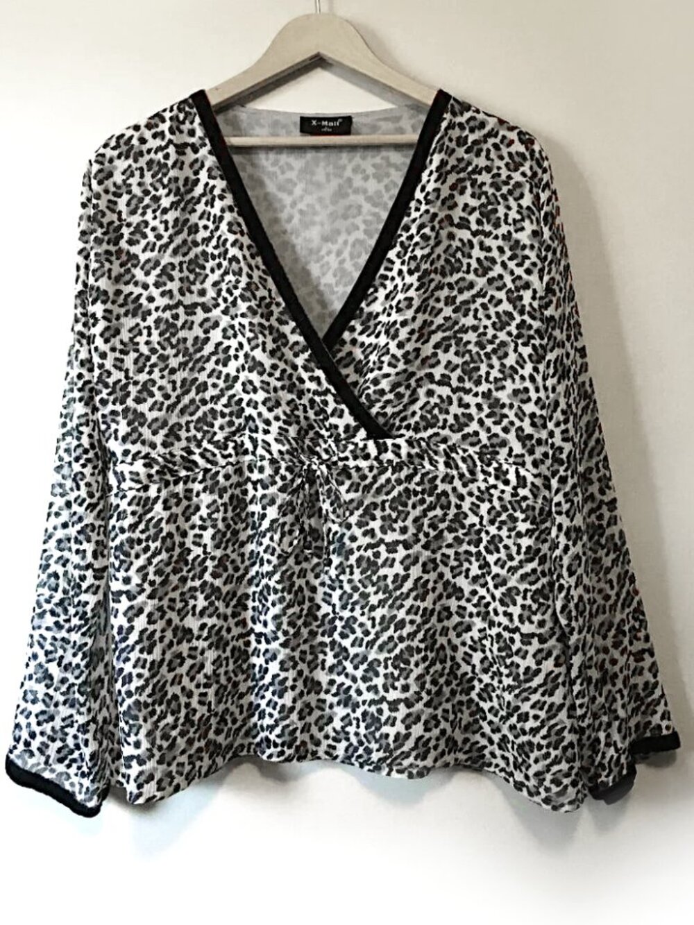 X-Mail Leopard Rosette Print Wrap Blouse Velvet Trim Tie Waist Leopard L